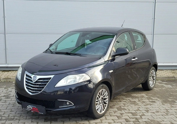 Lancia Ypsilon cena 21700 przebieg: 113000, rok produkcji 2012 z Milicz małe 742